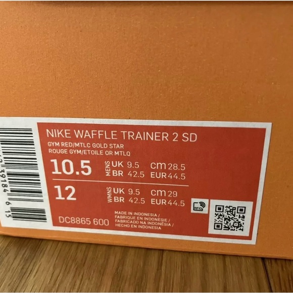Nike Waffle Trainer 2 - K2 Basecamp Himalayas — US 10.5 Red & Gold — BRAND NEW - Picture 2 of 11